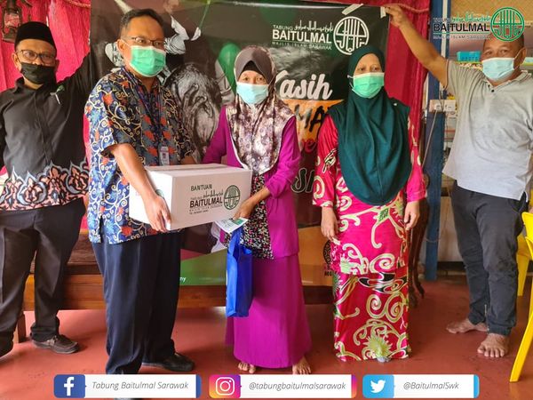 PENYERAHAN SUMBANGAN KEPADA PENERIMA BANTUAN SARAAN HIDUP DI KUALA 